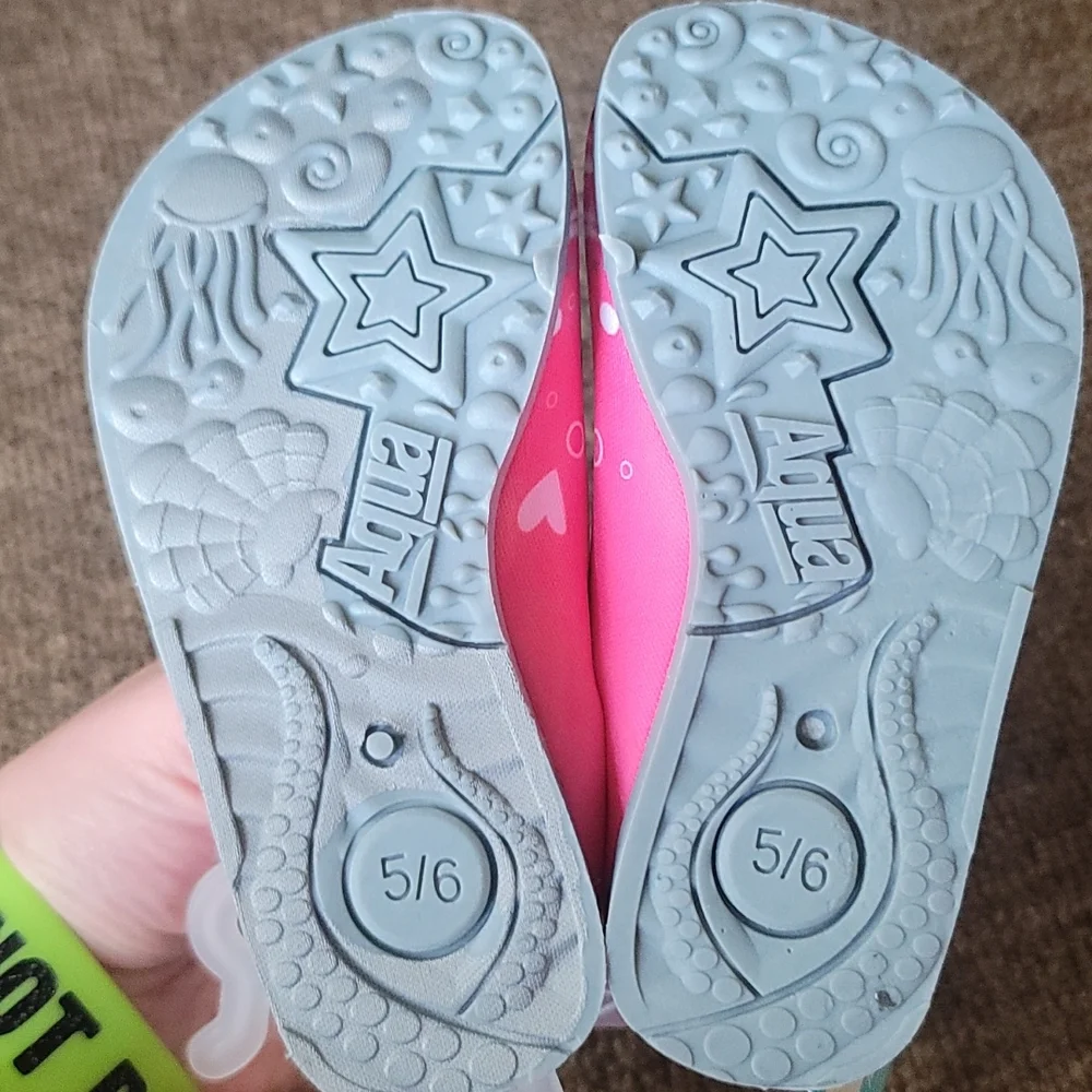 AQUA LEISURE TODDLER SEAHORSE WATER SHOES: BLUE: NWT SIZE SMALL (5/6)